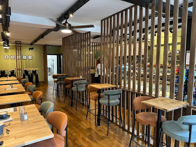 Greens Cafe Oxford interior second view